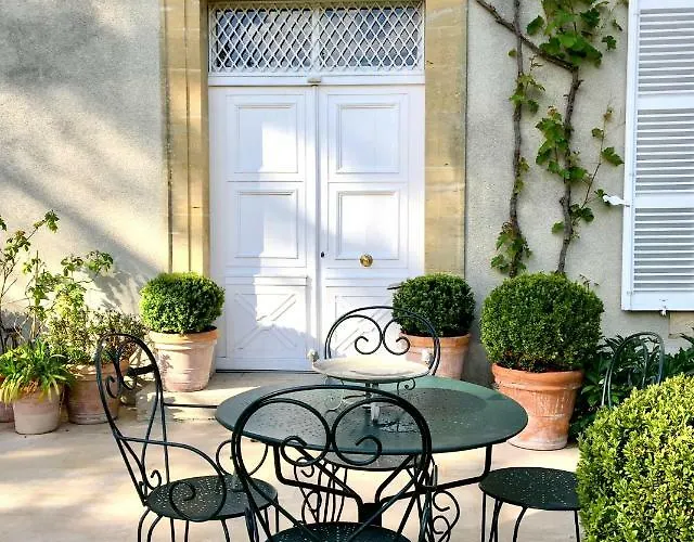 Clos De Bellefontaine 4* באיו